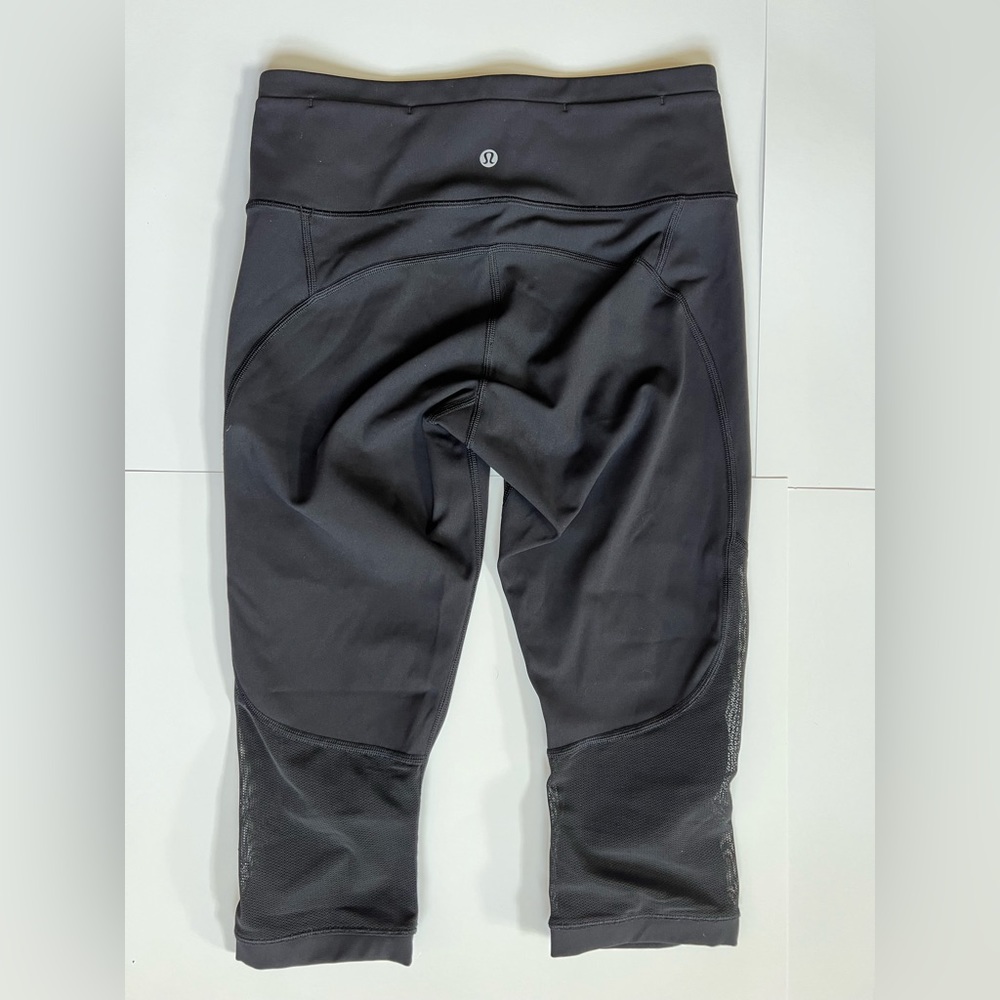 Lululemon Black Crop Mesh Side Panel Women’s Leggings Size 6 - Picture 2 of 4